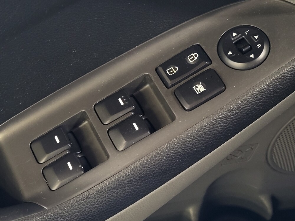 2017 Kia Forte in Salem, VA 24153 - 18123033 27