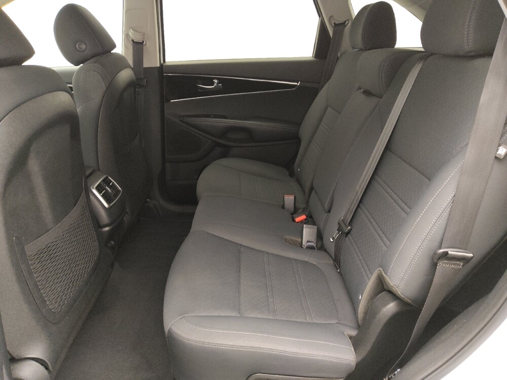 2020 Kia Sorento in Orlando, FL 32808 - 18123037 18