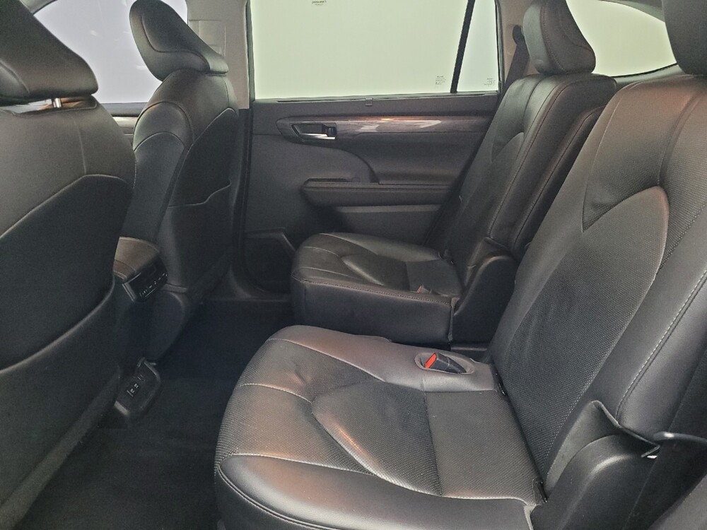 2020 Toyota Highlander in Savannah, GA 31419 - 18123041 18