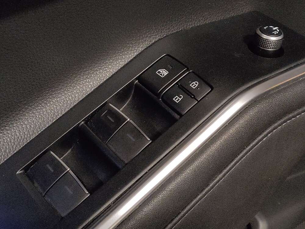 2020 Toyota Highlander in Savannah, GA 31419 - 18123041 27