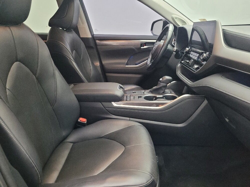 2020 Toyota Highlander in Savannah, GA 31419 - 18123041 21