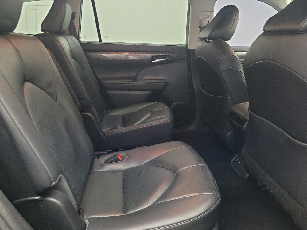 2020 Toyota Highlander in Savannah, GA 31419 - 18123041 19