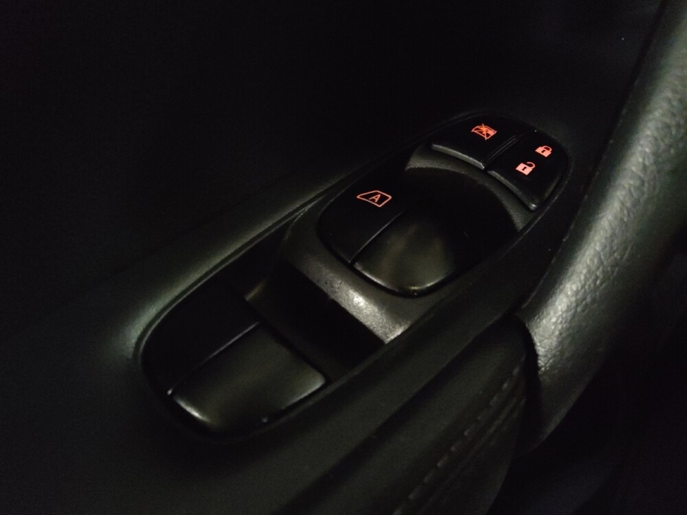 2018 Nissan Rogue in Orlando, FL 32808 - 18123042 27