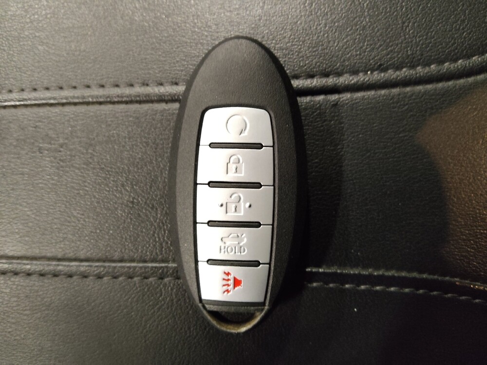 2018 Nissan Rogue in Orlando, FL 32808 - 18123042 32