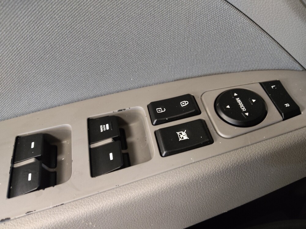 2018 Hyundai Elantra in Greensboro, NC 27407 - 18123052 27