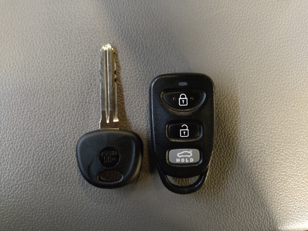 2018 Hyundai Elantra in Greensboro, NC 27407 - 18123052 32