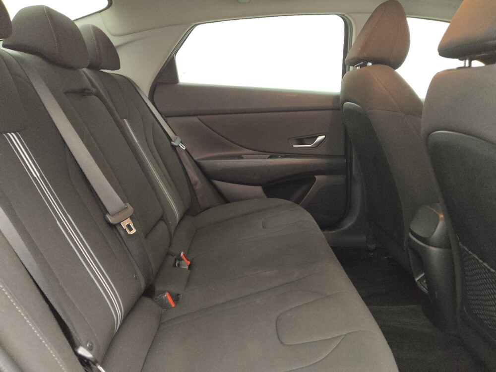 2024 Hyundai Elantra in Lakewood, CO 80215 - 18123078 19