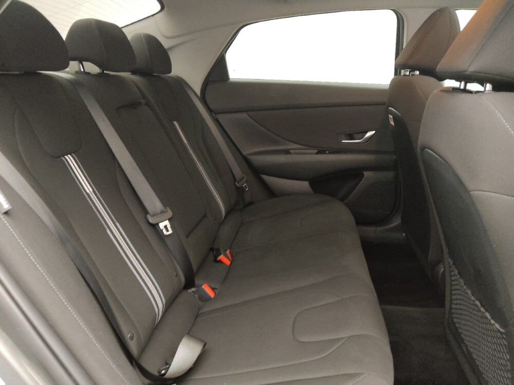 2025 Hyundai Elantra in Lakewood, CO 80215 - 18123083 19