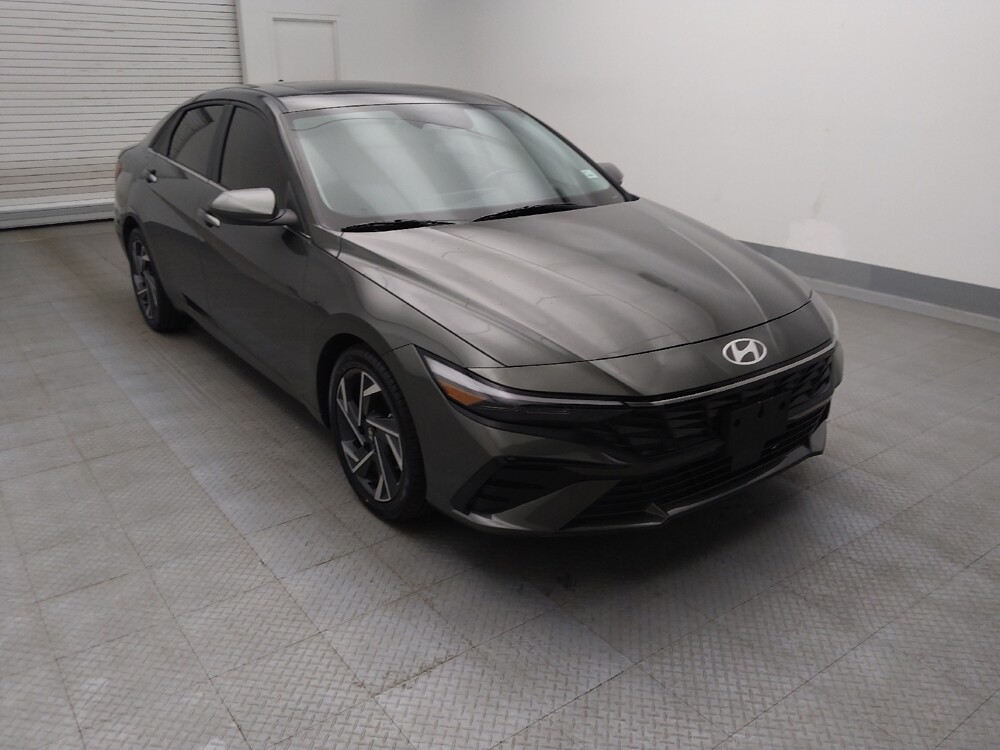 2025 Hyundai Elantra in Lakewood, CO 80215 - 18123083 13