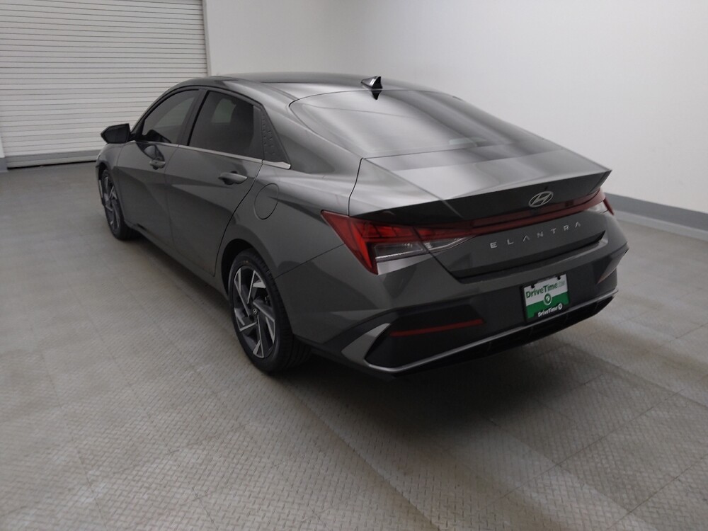 2025 Hyundai Elantra in Lakewood, CO 80215 - 18123083 5