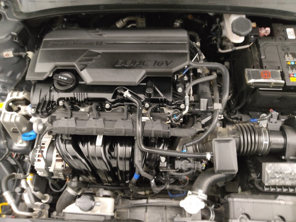 2025 Hyundai Elantra in Lakewood, CO 80215 - 18123083 30