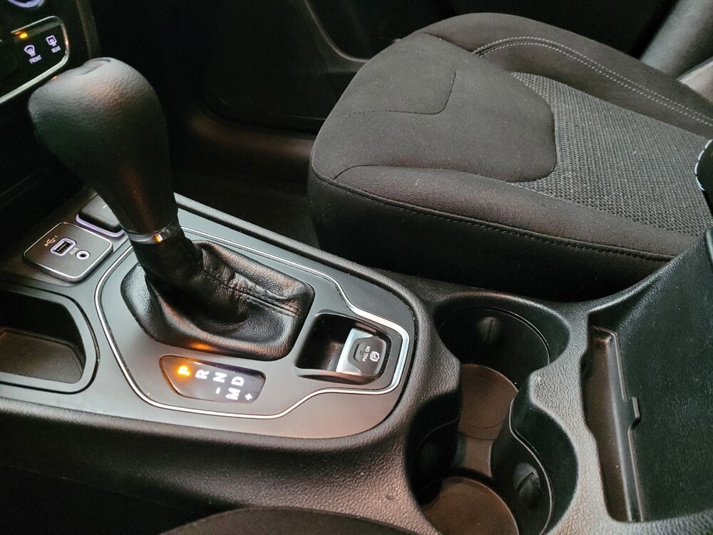 2019 Jeep Cherokee in Huntsville, AL 35816 - 18123086 26