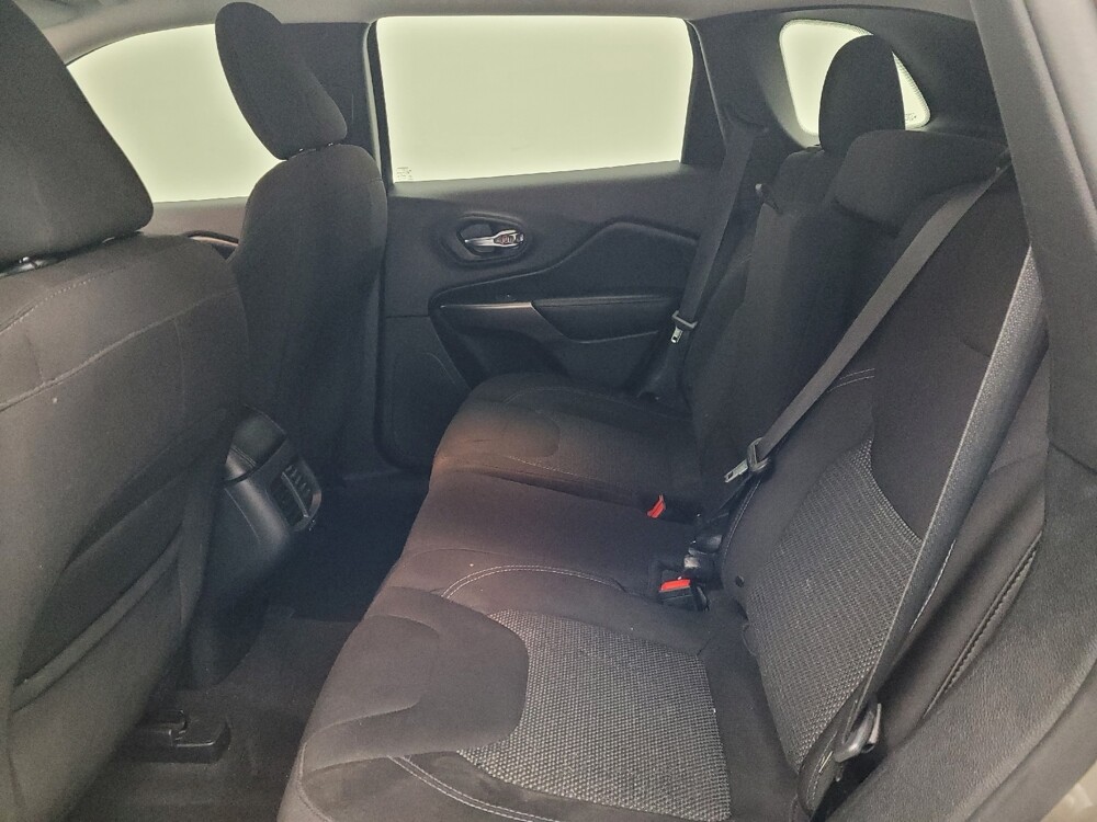 2019 Jeep Cherokee in Huntsville, AL 35816 - 18123086 18