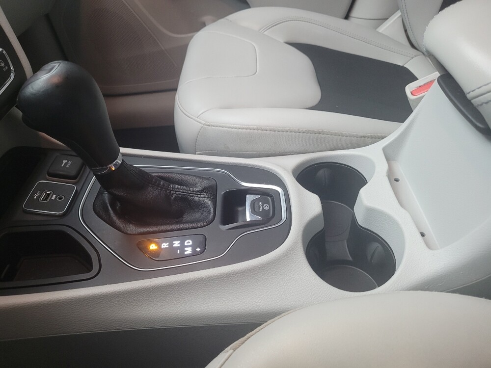 2020 Jeep Cherokee in Memphis, TN 38115 - 18123088 26