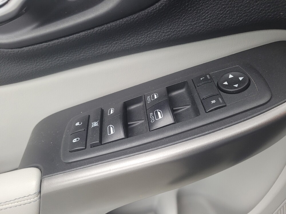 2020 Jeep Cherokee in Memphis, TN 38115 - 18123088 27