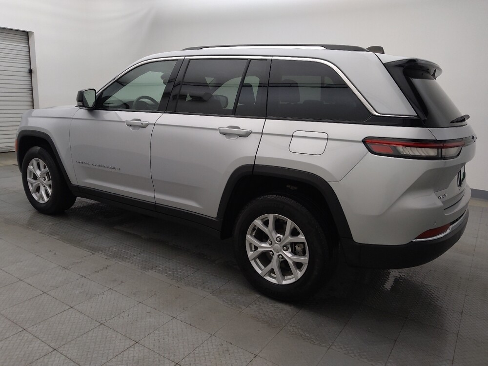 2023 Jeep Grand Cherokee in Live Oak, TX 78233 - 18123101 3