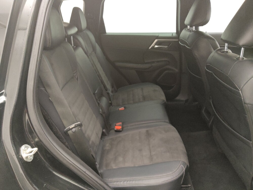 2023 Mitsubishi Outlander in Houston, TX 77060 - 18123104 19