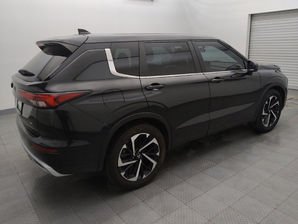 2023 Mitsubishi Outlander in Houston, TX 77060 - 18123104 10