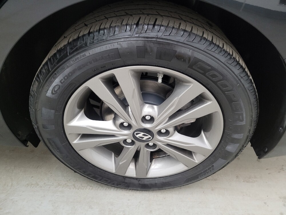 2018 Hyundai Elantra in Columbus, OH 43228 - 18123122 31