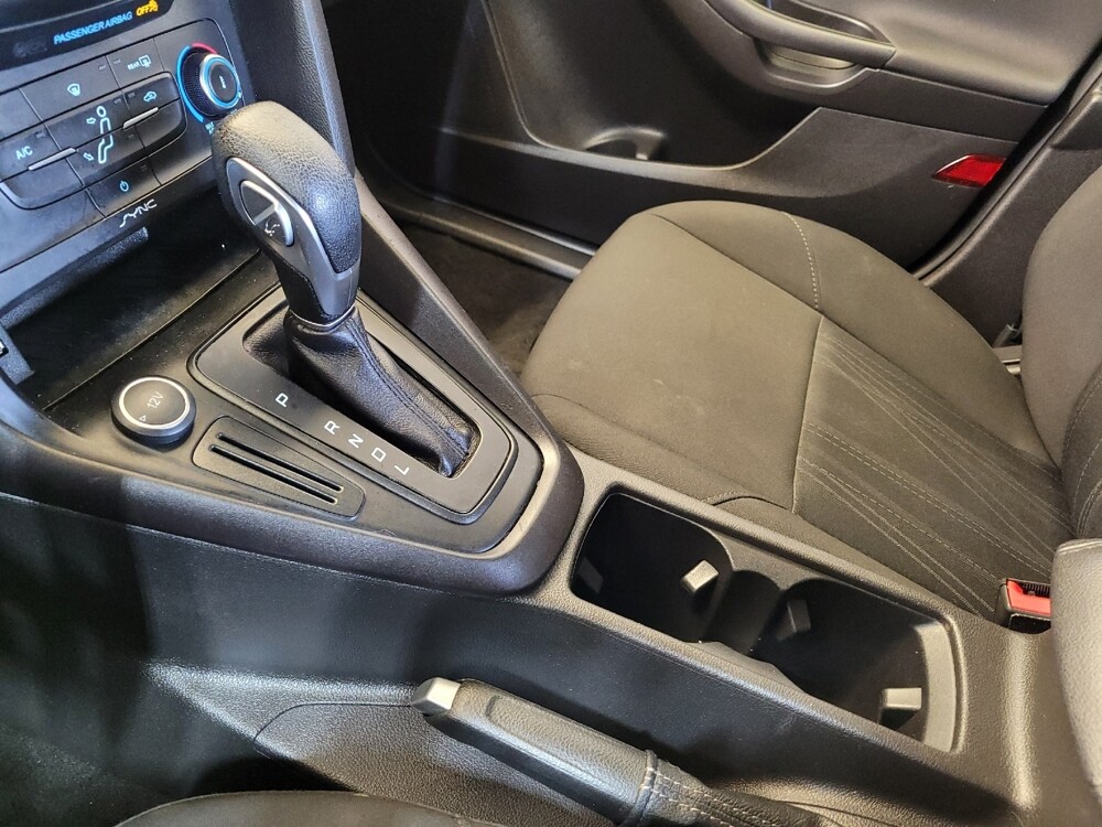 2017 Ford Focus in Columbus, OH 43228 - 18123126 26
