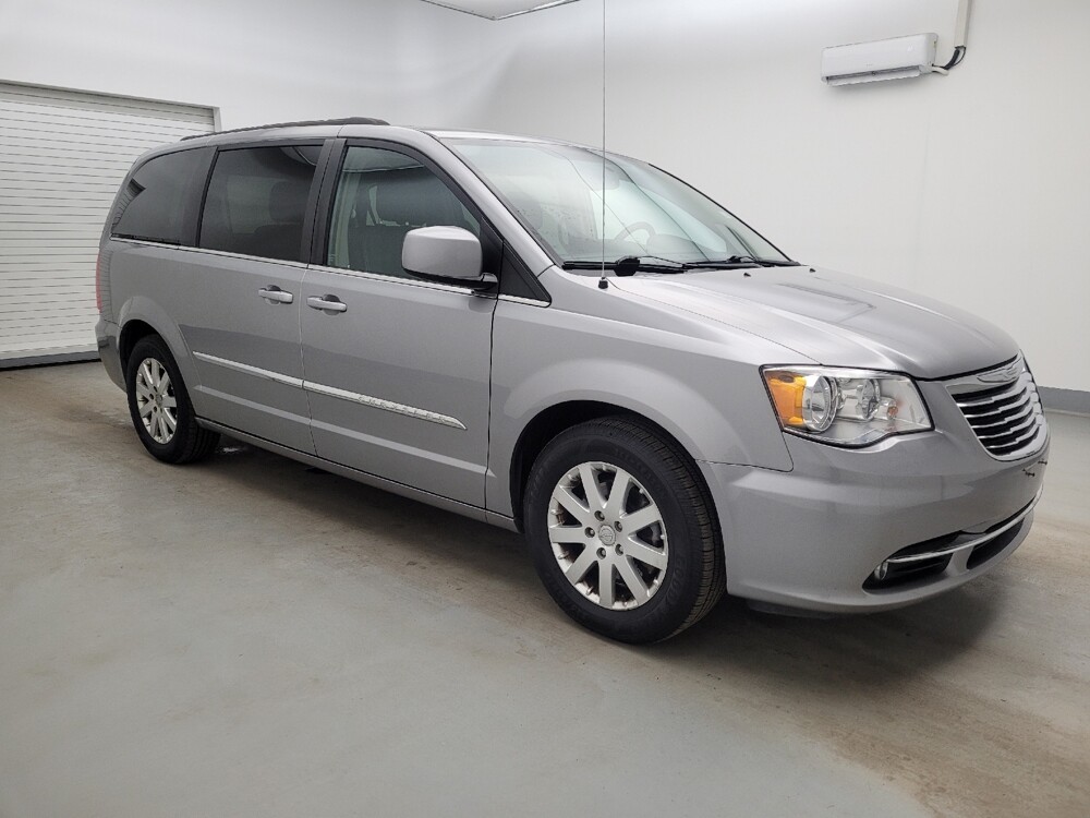 2015 Chrysler Town & Country in Louisville, KY 40258 - 18123129 11