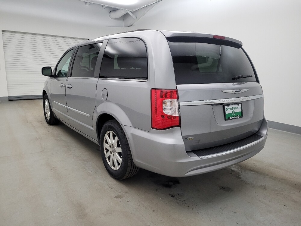 2015 Chrysler Town & Country in Louisville, KY 40258 - 18123129 5