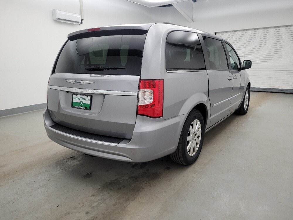 2015 Chrysler Town & Country in Louisville, KY 40258 - 18123129 9
