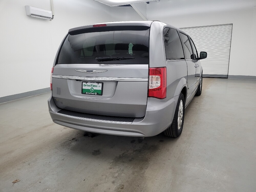 2015 Chrysler Town & Country in Louisville, KY 40258 - 18123129 7