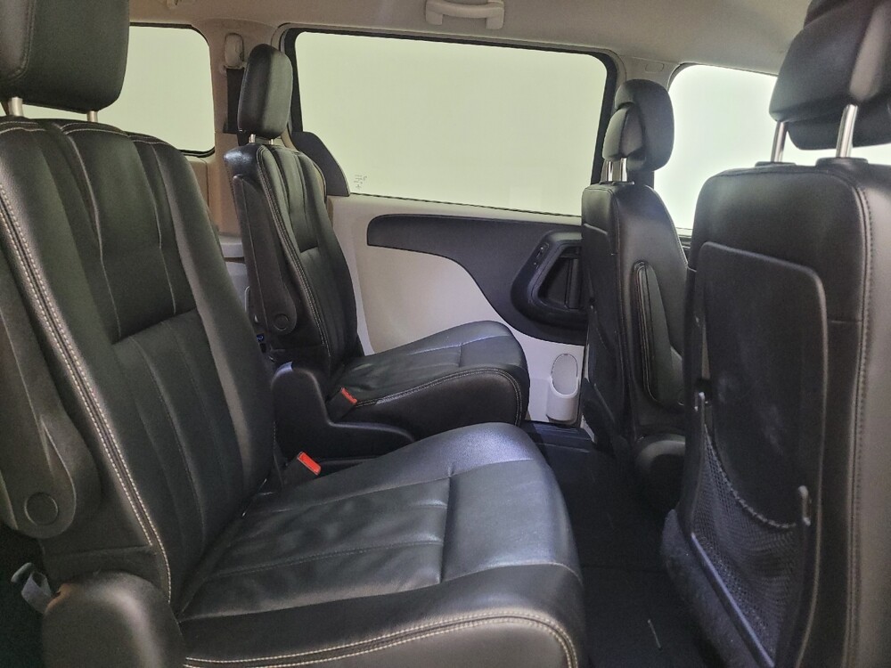 2015 Chrysler Town & Country in Louisville, KY 40258 - 18123129 19