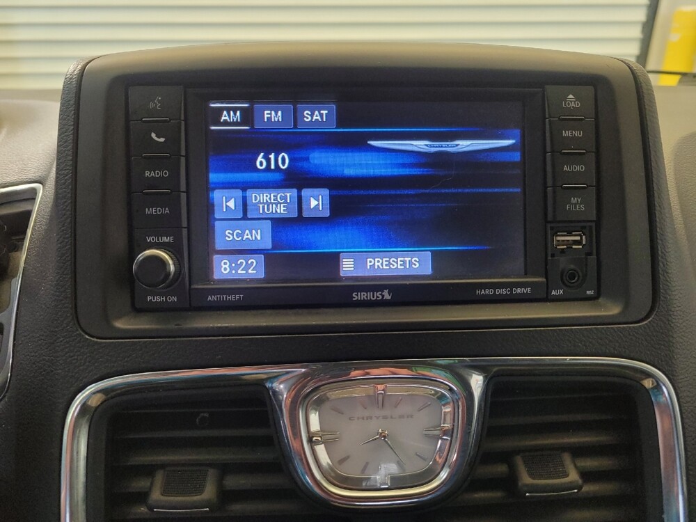 2015 Chrysler Town & Country in Louisville, KY 40258 - 18123129 25