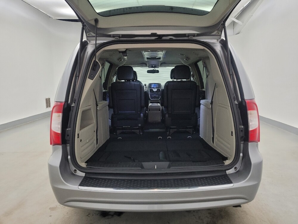 2015 Chrysler Town & Country in Louisville, KY 40258 - 18123129 29