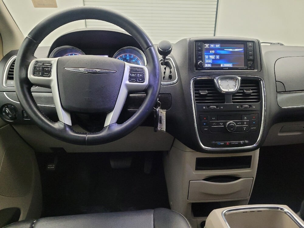 2015 Chrysler Town & Country in Louisville, KY 40258 - 18123129 22