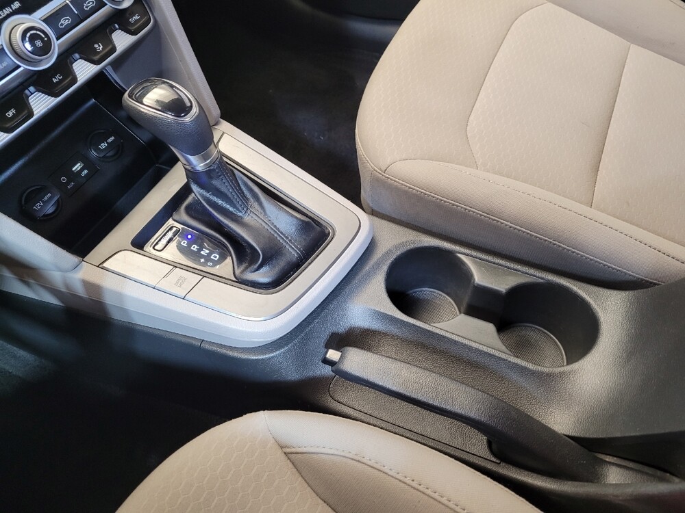 2020 Hyundai Elantra in Maple Heights, OH 44137 - 18123130 26