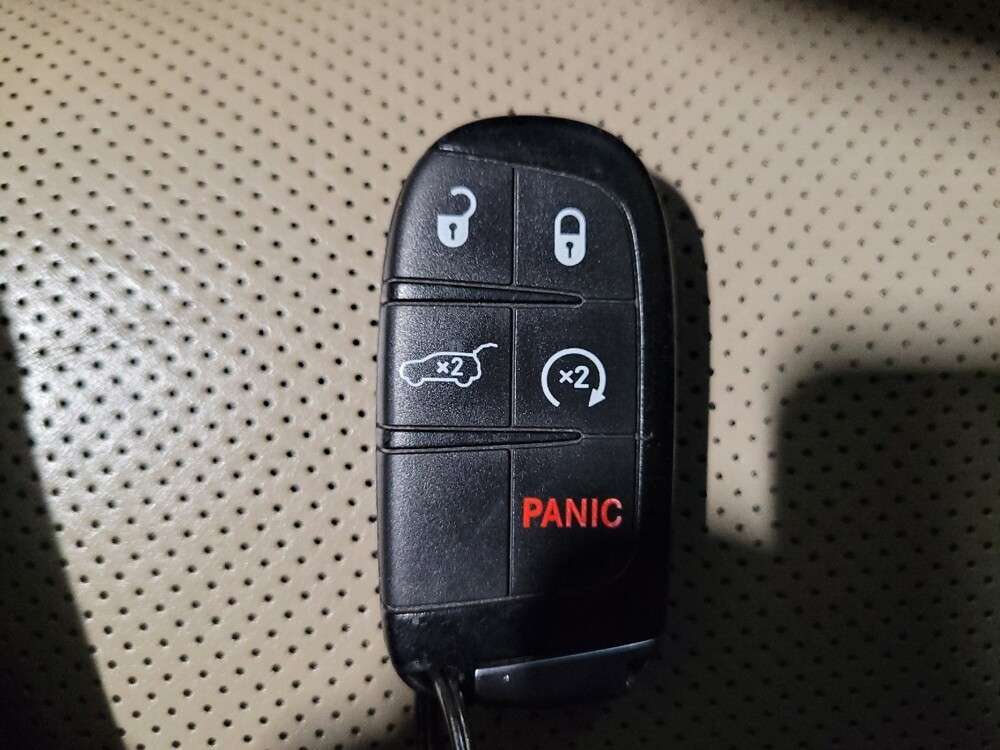 2020 Jeep Grand Cherokee in Glen Burnie, MD 21061 - 18123145 32