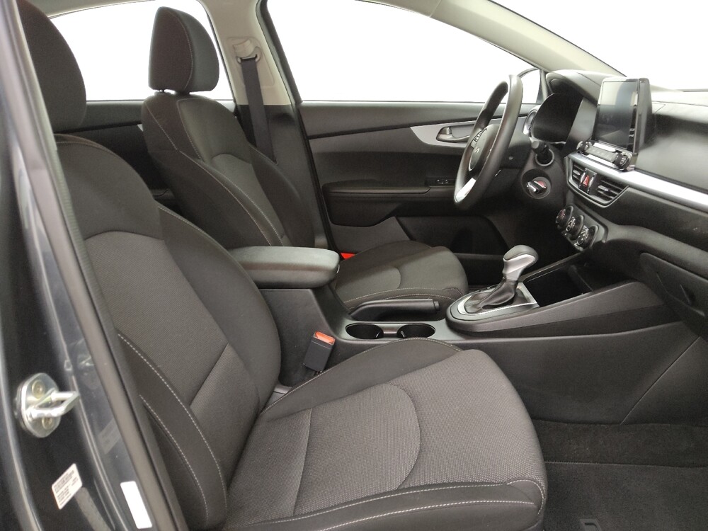 2022 Kia Forte in St. Louis, MO 63125 - 18123177 21
