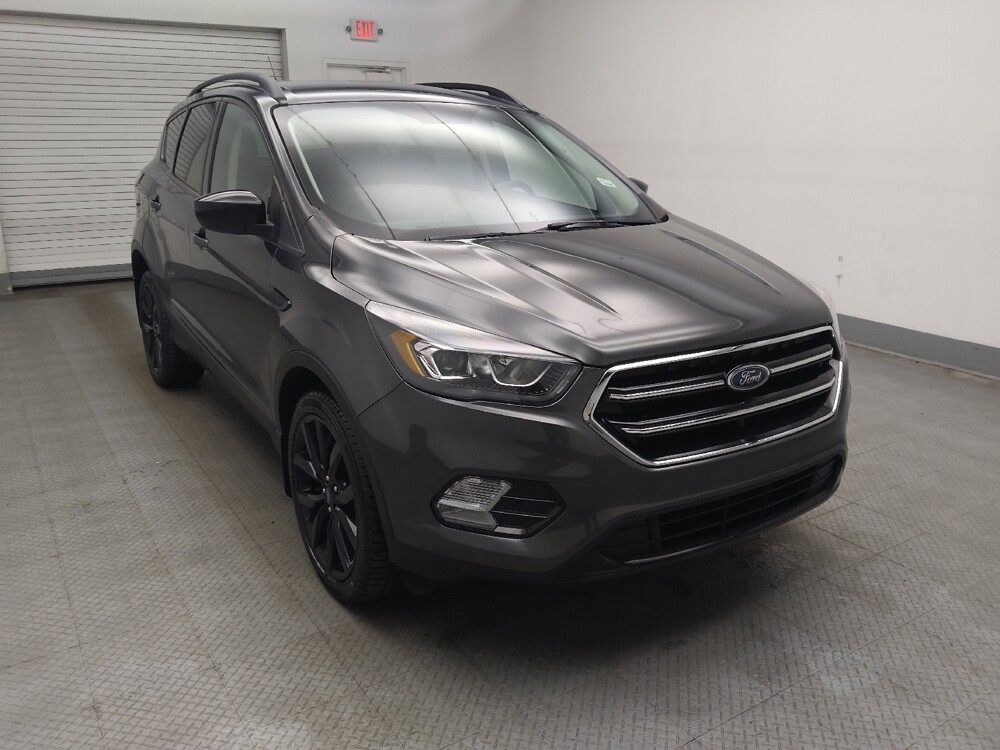 2018 Ford Escape in Peoria, IL 61615 - 18123184 13