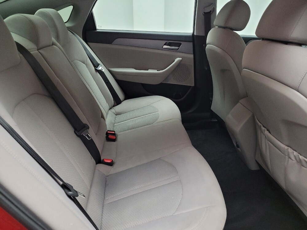 2018 Hyundai Sonata in Taylor, MI 48180 - 18123191 19