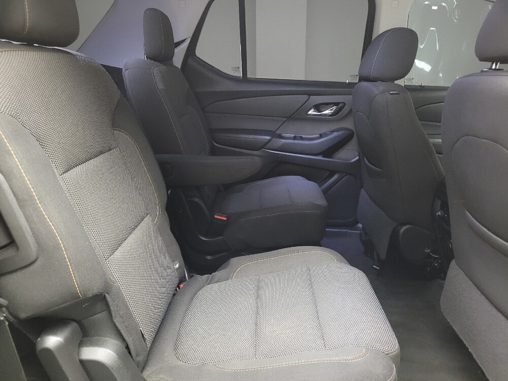 2018 Chevrolet Traverse in Taylor, MI 48180 - 18123192 19
