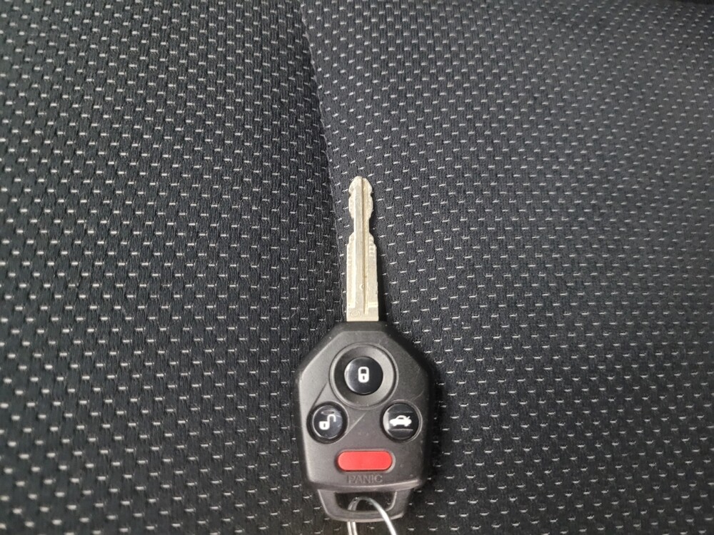 2014 Subaru Impreza in Indianapolis, IN 46222 - 18123198 32