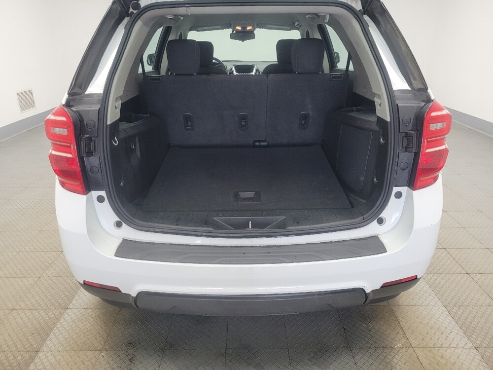 2017 Chevrolet Equinox in Indianapolis, IN 46219 - 18123199 29