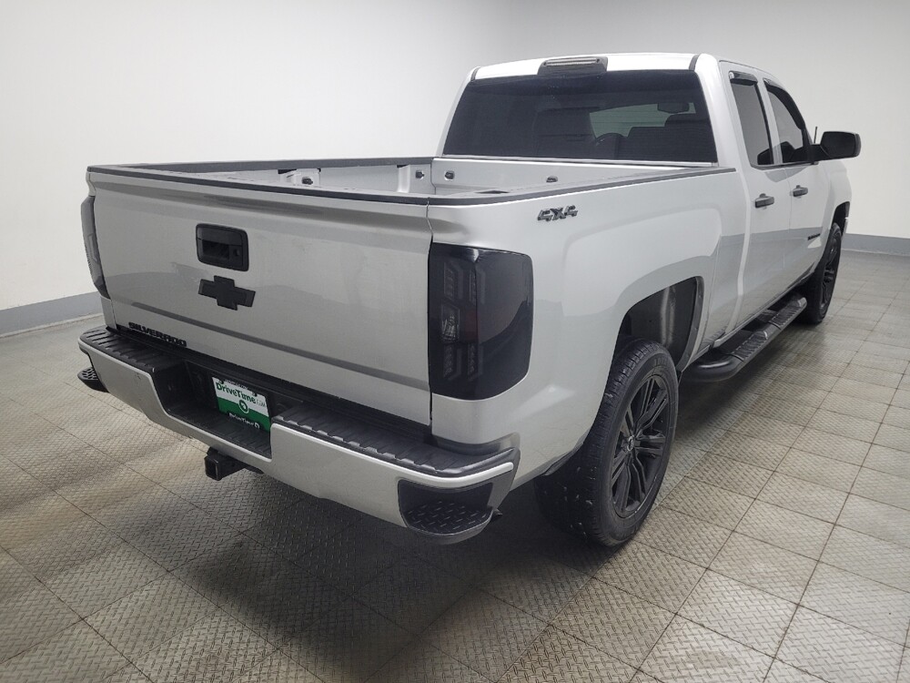 2019 Chevrolet Silverado 1500 in Indianapolis, IN 46219 - 18123203 9