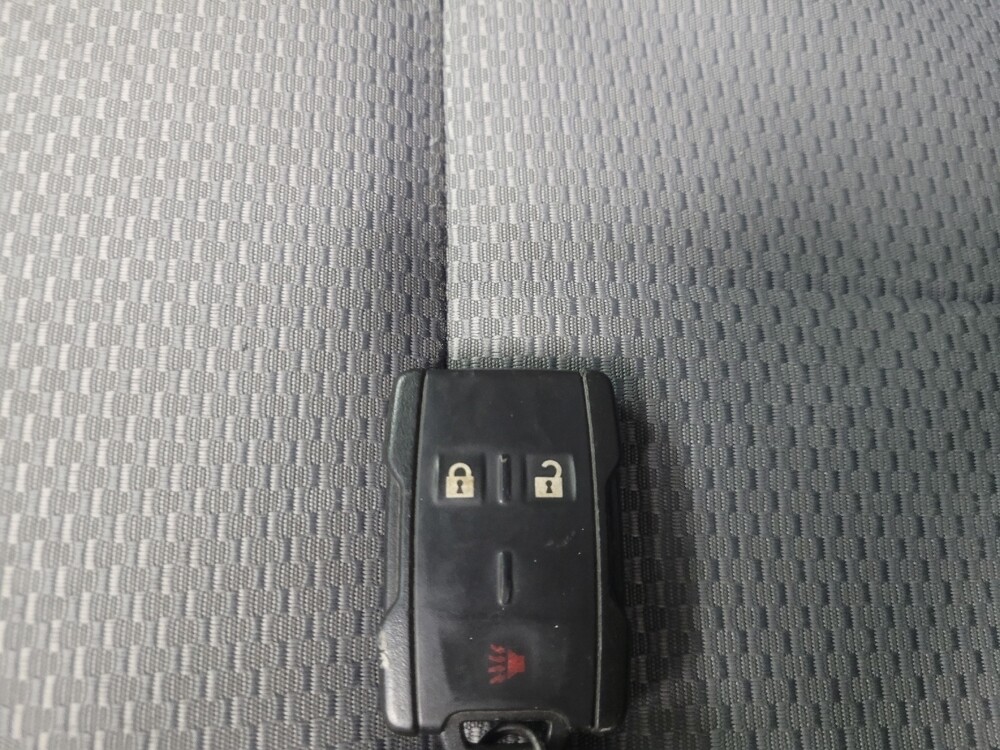 2019 Chevrolet Silverado 1500 in Indianapolis, IN 46219 - 18123203 32