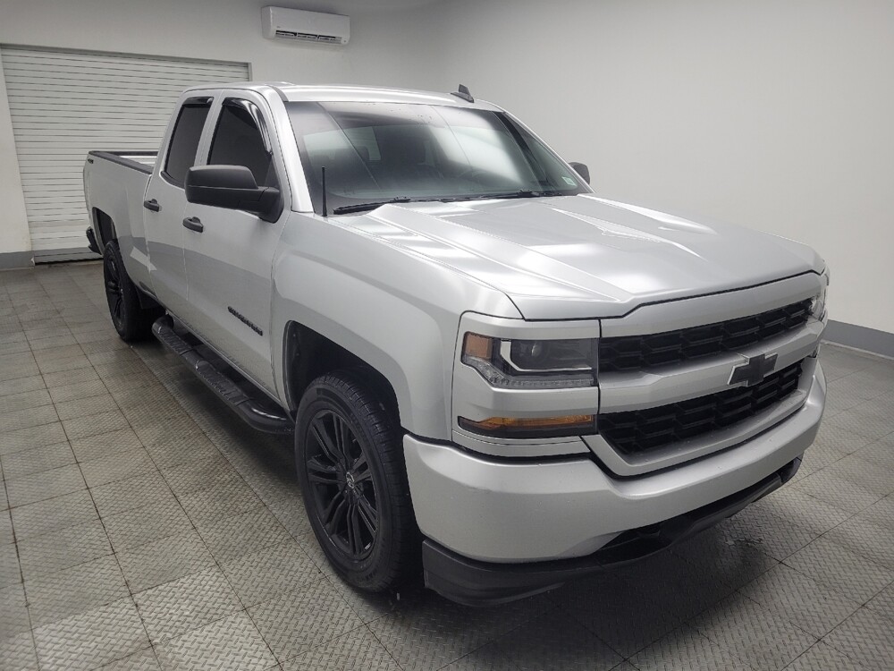 2019 Chevrolet Silverado 1500 in Indianapolis, IN 46219 - 18123203 13
