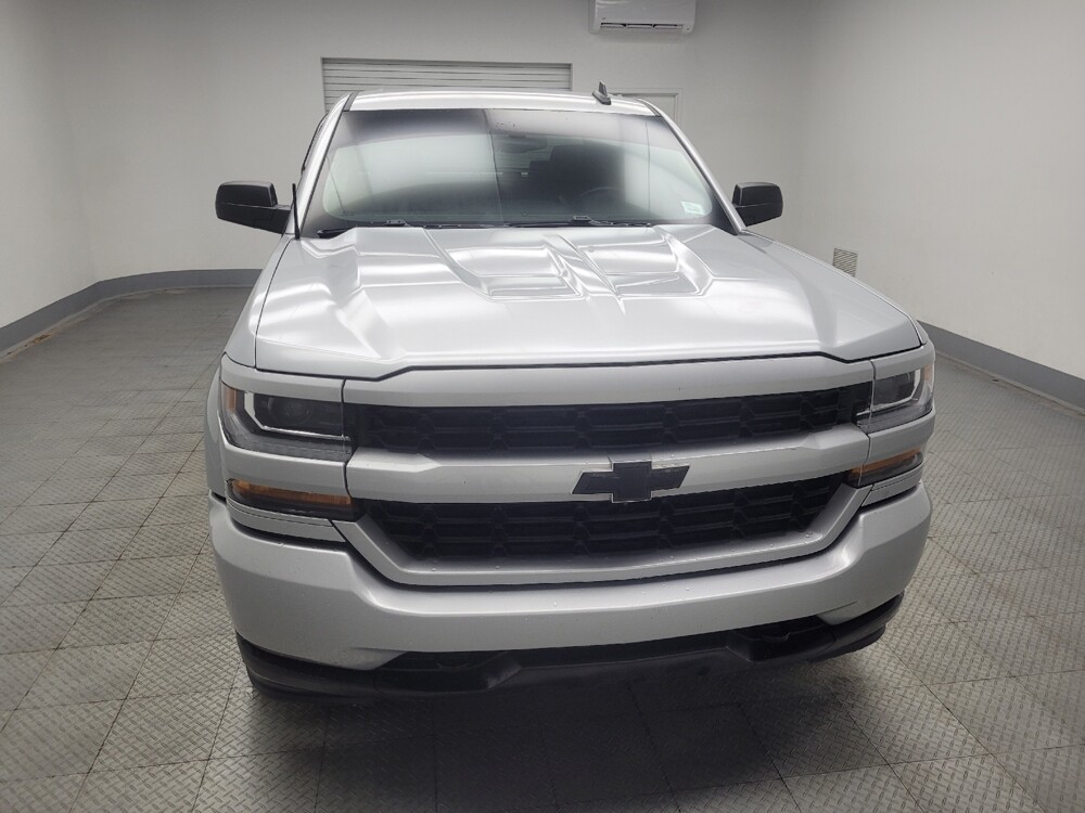 2019 Chevrolet Silverado 1500 in Indianapolis, IN 46219 - 18123203 14