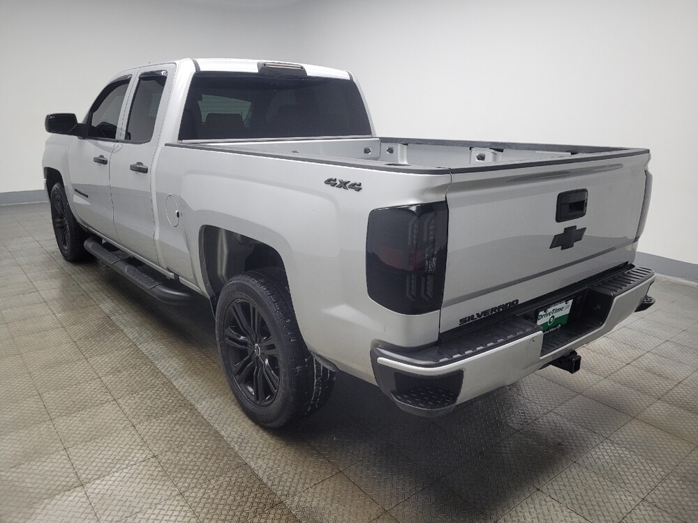 2019 Chevrolet Silverado 1500 in Indianapolis, IN 46219 - 18123203 5