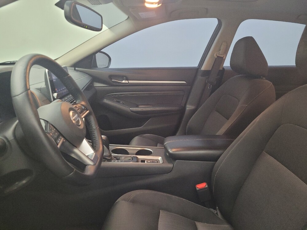 2019 Nissan Altima in Louisville, KY 40258 - 18123204 17