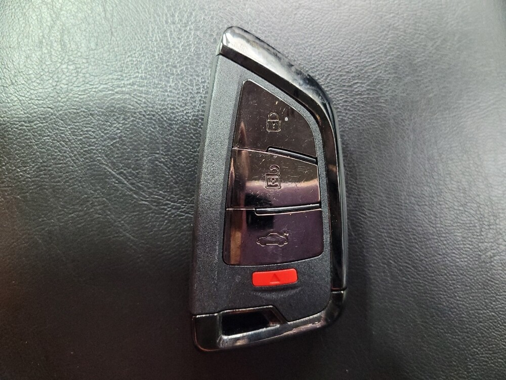 2018 Chrysler 300 in Greenville, SC 29607 - 18123205 32