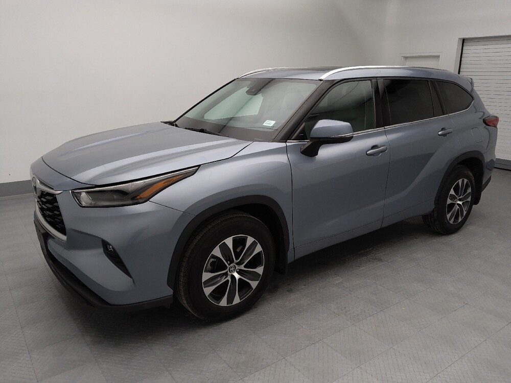 2021 Toyota Highlander in Independence, MO 64055 - 18123207 2