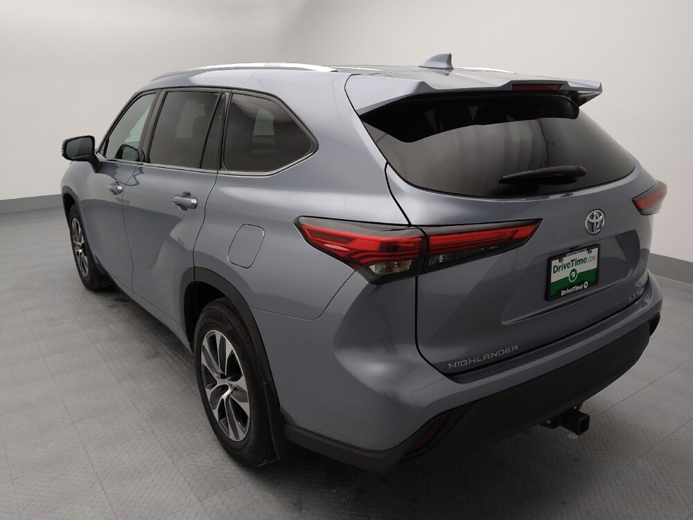 2021 Toyota Highlander in Independence, MO 64055 - 18123207 5