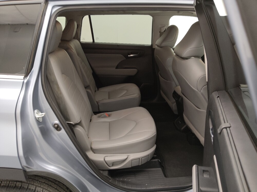 2021 Toyota Highlander in Independence, MO 64055 - 18123207 19